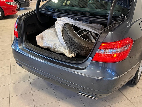 Mercedes-Benz E220 12 of 18
