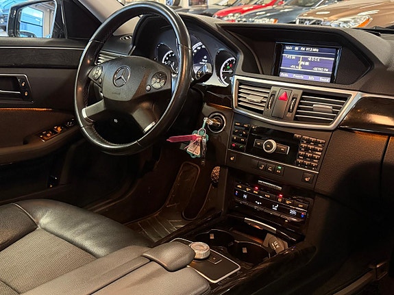 Mercedes-Benz E220 8 of 18
