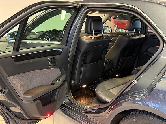Mercedes-Benz E220 10 of 18