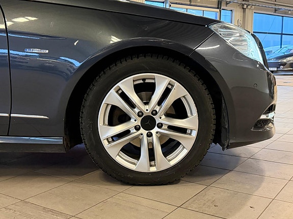 Mercedes-Benz E220 17 of 18
