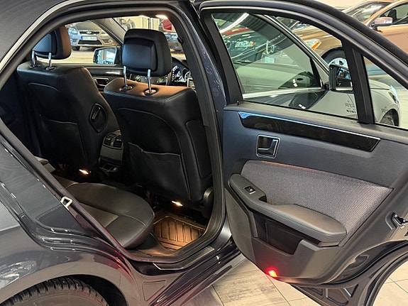 Mercedes-Benz E220 13 of 18