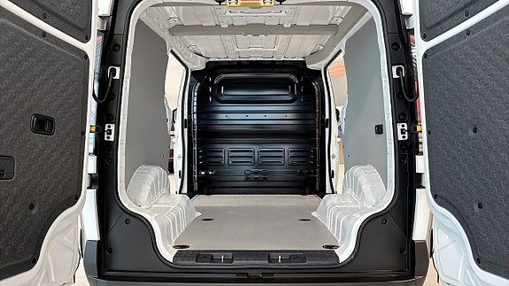 Kia PV5 16 of 17