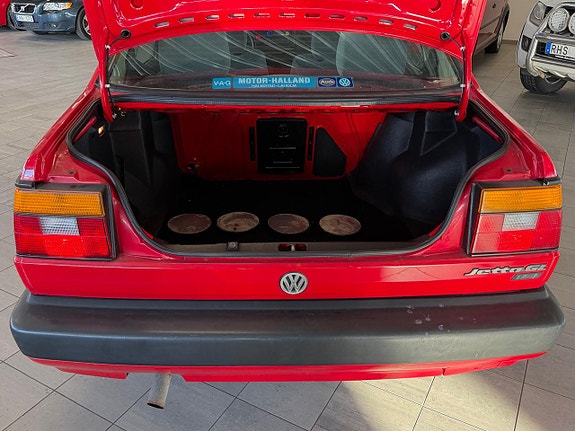 Volkswagen Jetta 11 of 16