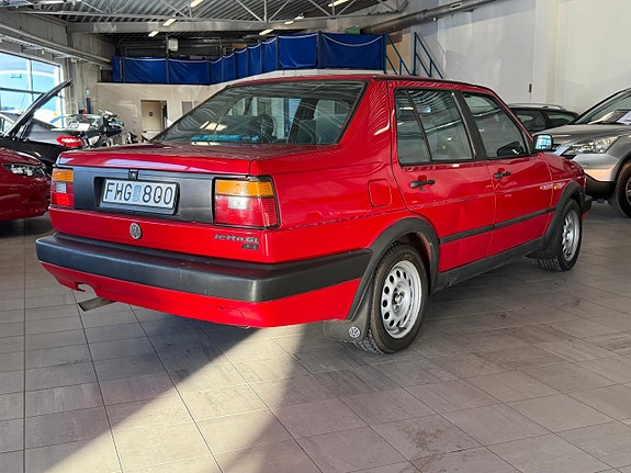 Volkswagen Jetta 3 of 5