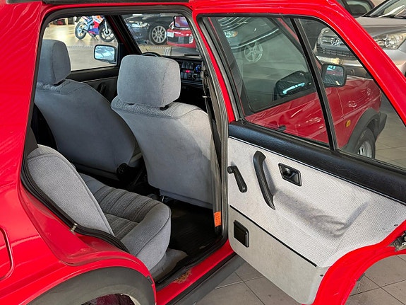 Volkswagen Jetta 12 of 16
