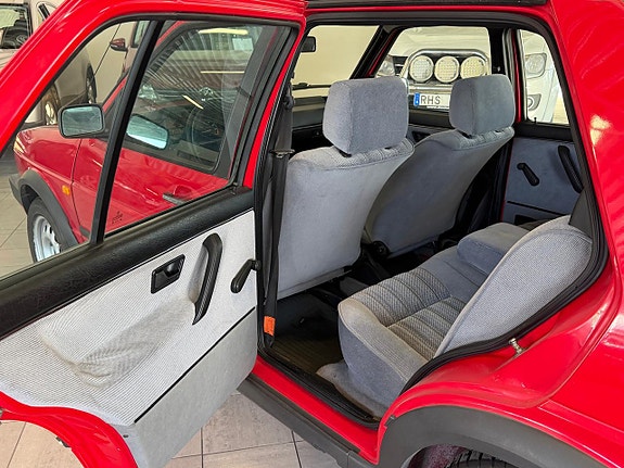 Volkswagen Jetta 8 of 16