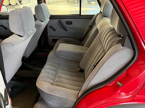 Volkswagen Jetta 9 of 16