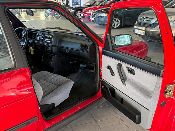 Volkswagen Jetta 14 of 16