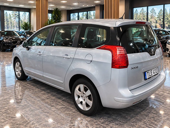 Peugeot 5008 5 of 8