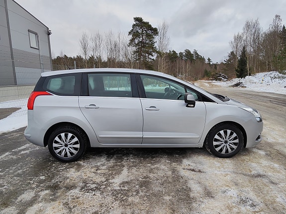 Peugeot 5008 3 of 5