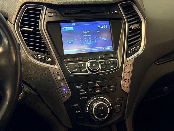 Hyundai Grand Santa Fe 15 of 30
