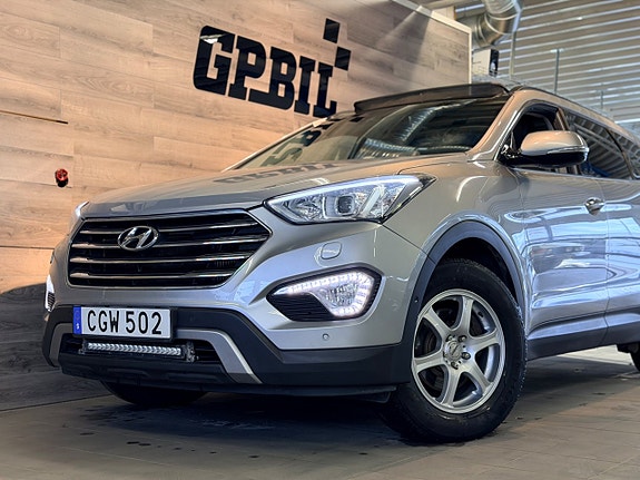 Hyundai Grand Santa Fe 4 of 30