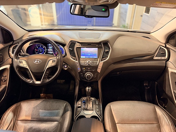 Hyundai Grand Santa Fe 9 of 30