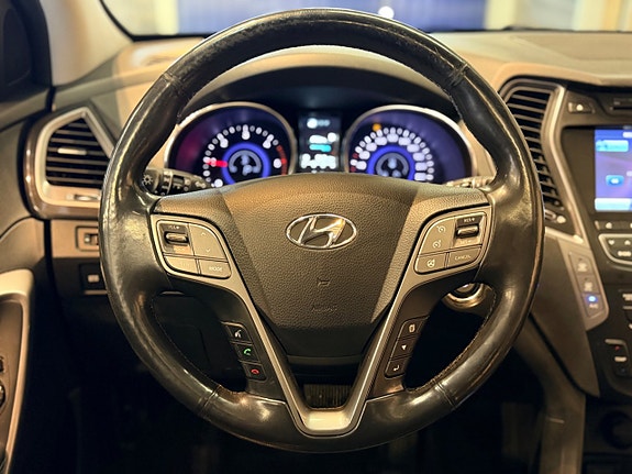 Hyundai Grand Santa Fe 11 of 30