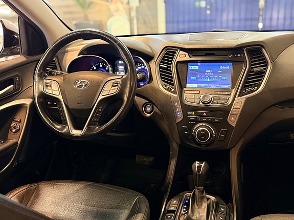 Hyundai Grand Santa Fe 10 of 30