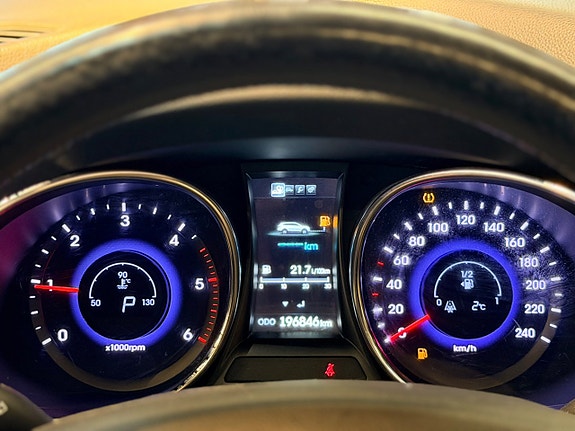 Hyundai Grand Santa Fe 14 of 30