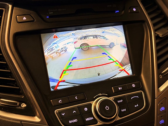 Hyundai Grand Santa Fe 17 of 30