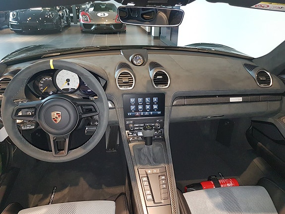 Porsche 718 Spyder RS 10 of 20