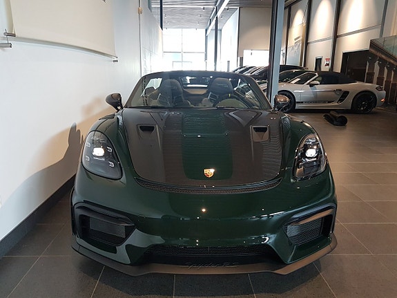 Porsche 718 Spyder RS 3 of 5