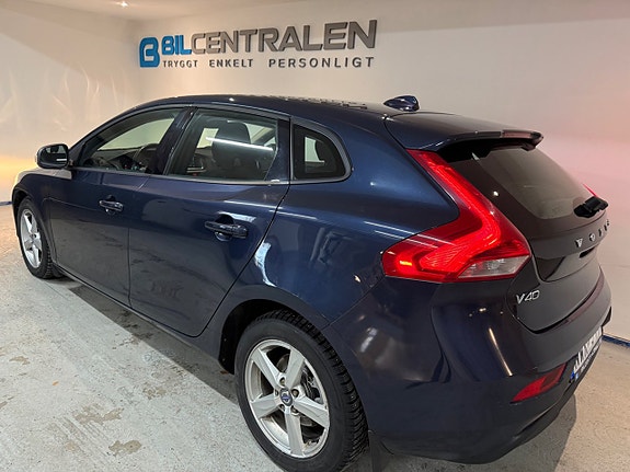 Volvo V40 8 of 18