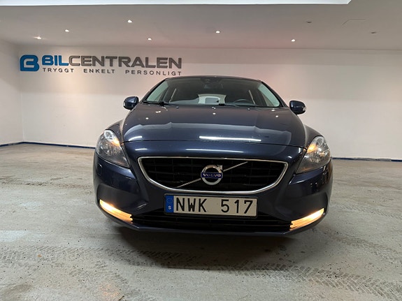 Volvo V40 4 of 18