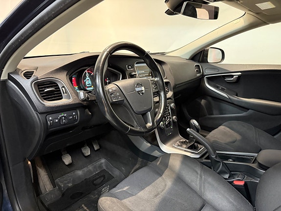 Volvo V40 11 of 18