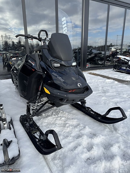 Ski-Doo Summit EXP 850 E-TEC T