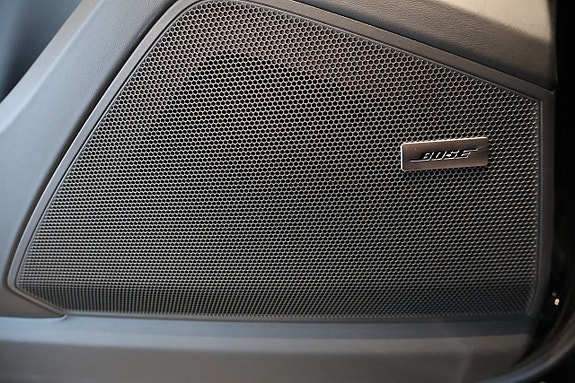 Porsche Cayenne 8 of 9