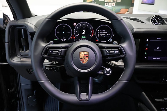 Porsche Cayenne 6 of 9