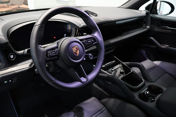 Porsche Cayenne 5 of 5