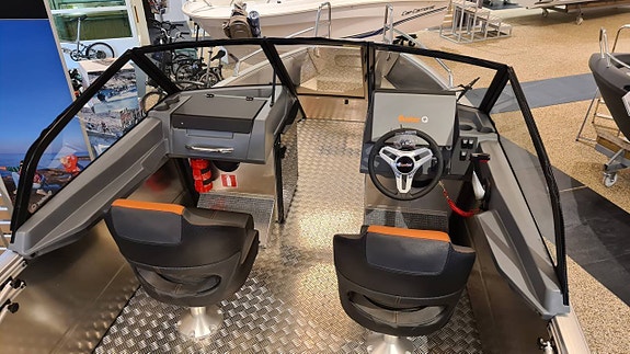Buster XL V-max ny 2026 Yamaha VF115 XA V-max **BOAT WEEK** 8 of 12