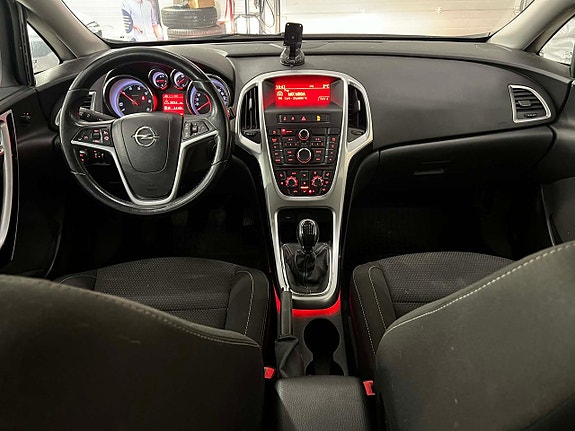 Opel Astra 8 of 16