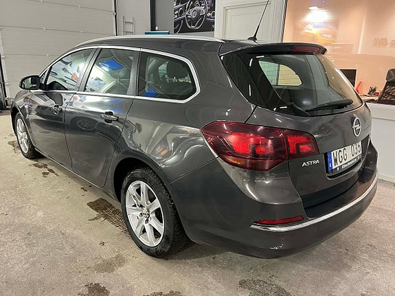 Opel Astra 4 of 5