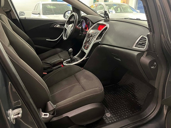 Opel Astra 9 of 16