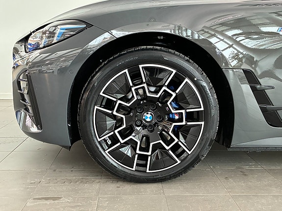 BMW i4 4 of 14