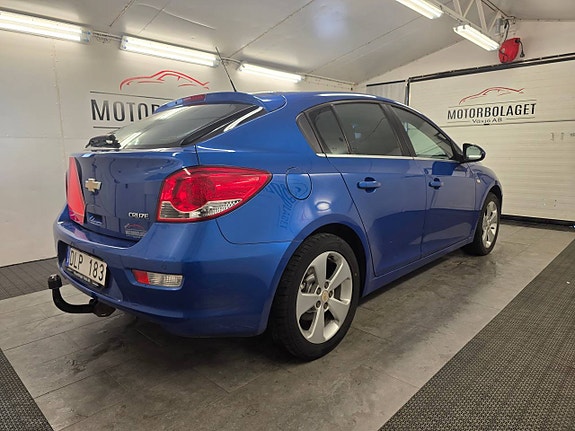 Chevrolet Cruze 1.7 TD Man *2012* Atraktor 3 of 5