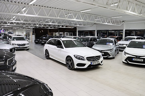 Mercedes-Benz C220 d 3 of 25