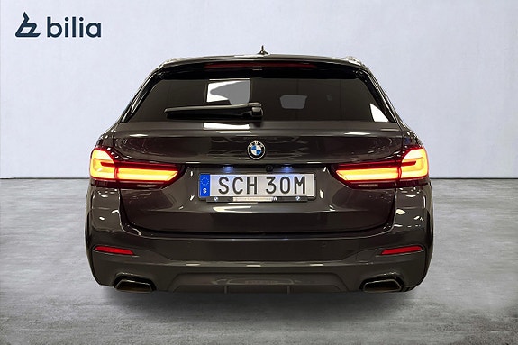 BMW 520d 3 of 5