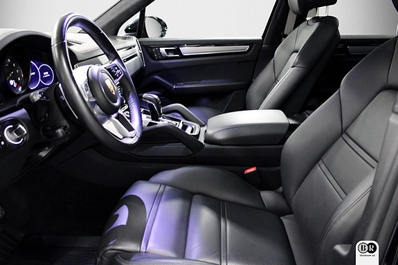 Porsche Cayenne 7 of 20