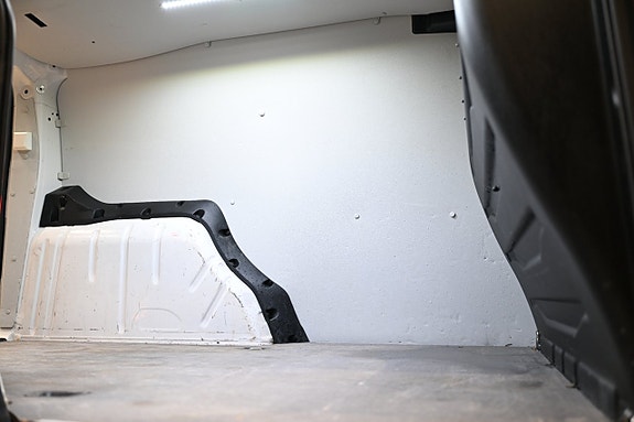 Volkswagen Caddy Maxi 10 of 30