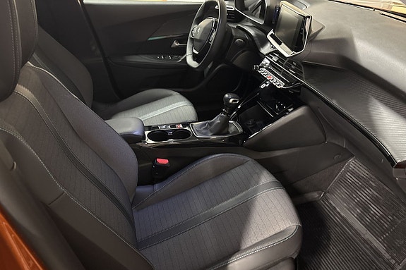 Peugeot 2008 12 of 14