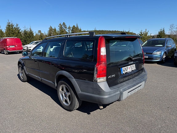 Volvo XC70 3 of 5