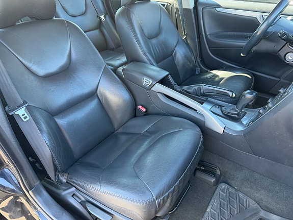 Volvo XC70 10 of 24