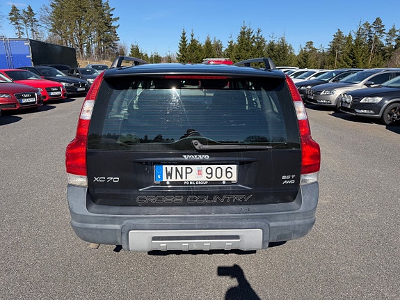 Volvo XC70 4 of 5