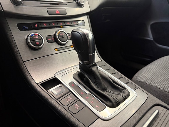 Volkswagen Passat 22 of 23