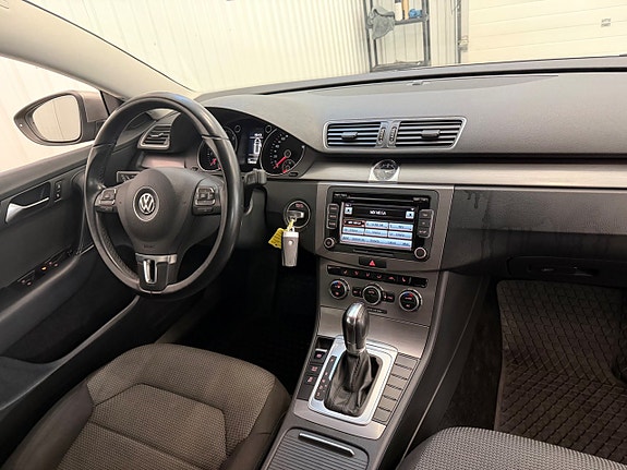 Volkswagen Passat 11 of 23