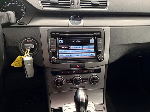 Volkswagen Passat 20 of 23