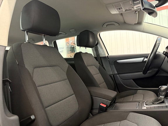 Volkswagen Passat 8 of 23