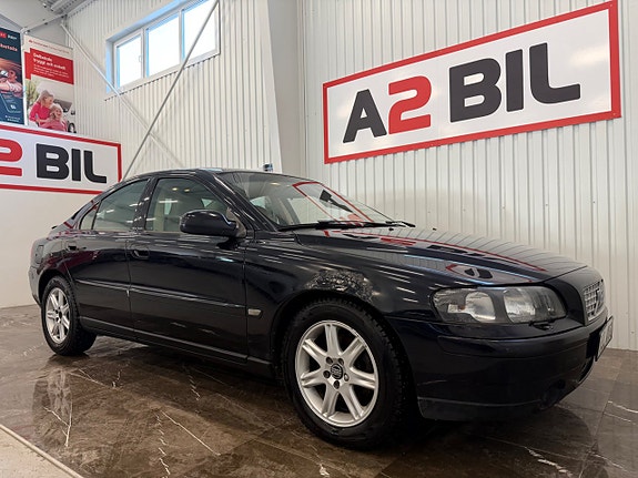 Volvo S60 2 of 5