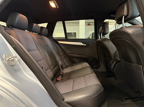 Mercedes-Benz C220 17 of 22